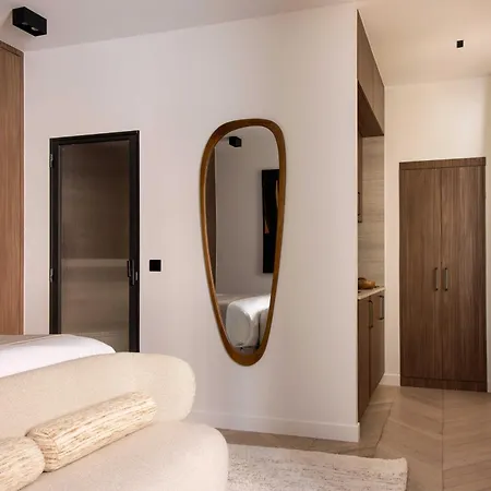 Luxury 2p - Monceau 8th