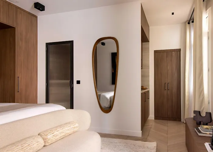 Luxury 2p - Monceau 8th